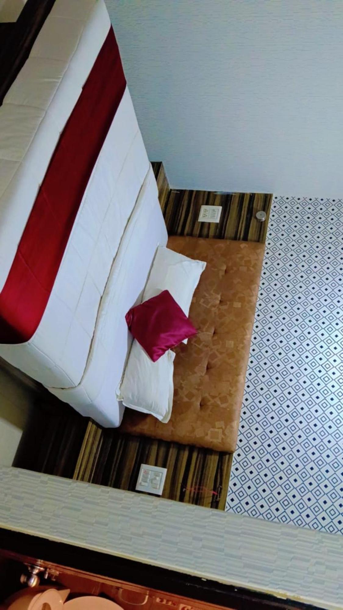 Bently Shelter 3*