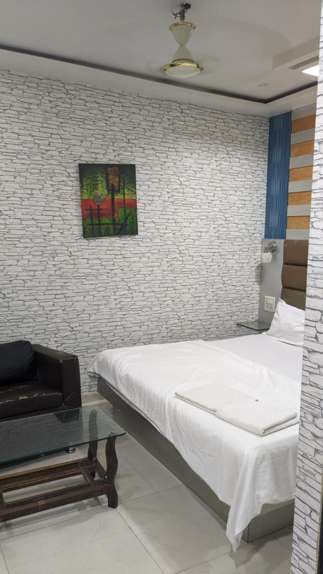 Bently Shelter 3*
